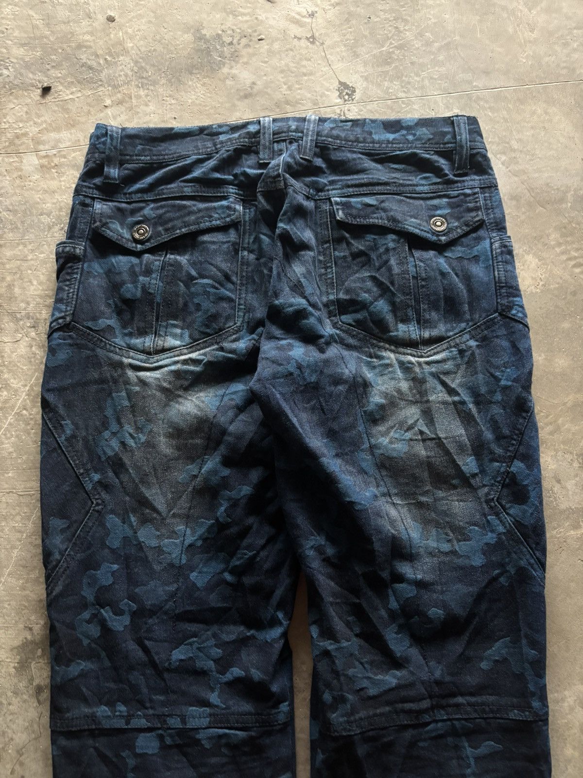 In The Attic IN THE ATTIC CAMO CARGO PANT FADE WASHED MULTIPCOKET Size US 32 / EU 48 - 16 Thumbnail