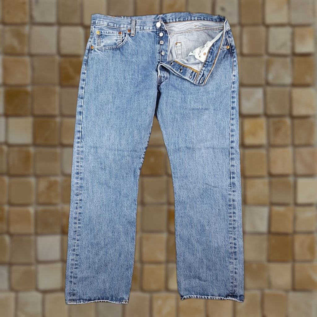 Levi's VINTAGE Levi's 501 Jeans Mens 38x30 Stonewash Button-Fly Classic Denim Blue 5-Pocket Western Workwear 00s 90s Rock Grunge Retro Denim Jeans Mens Size US 38 / EU 54 - 1 Thumbnail