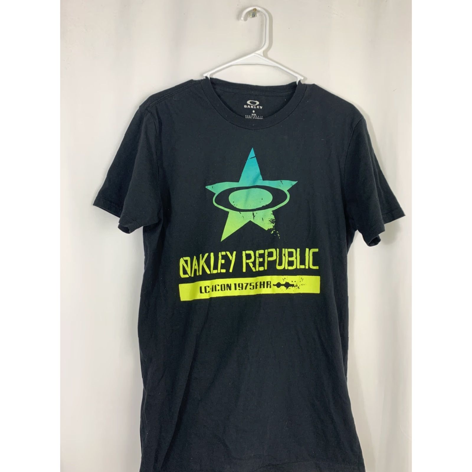 Oakley Oakley Men T-Shirt Regular Fit Black Cotton Short Sleeve M Logo Graphic 20” Chest 21” Length 9” Sleeves Size US M / EU 48-50 / 2 - 2 Thumbnail