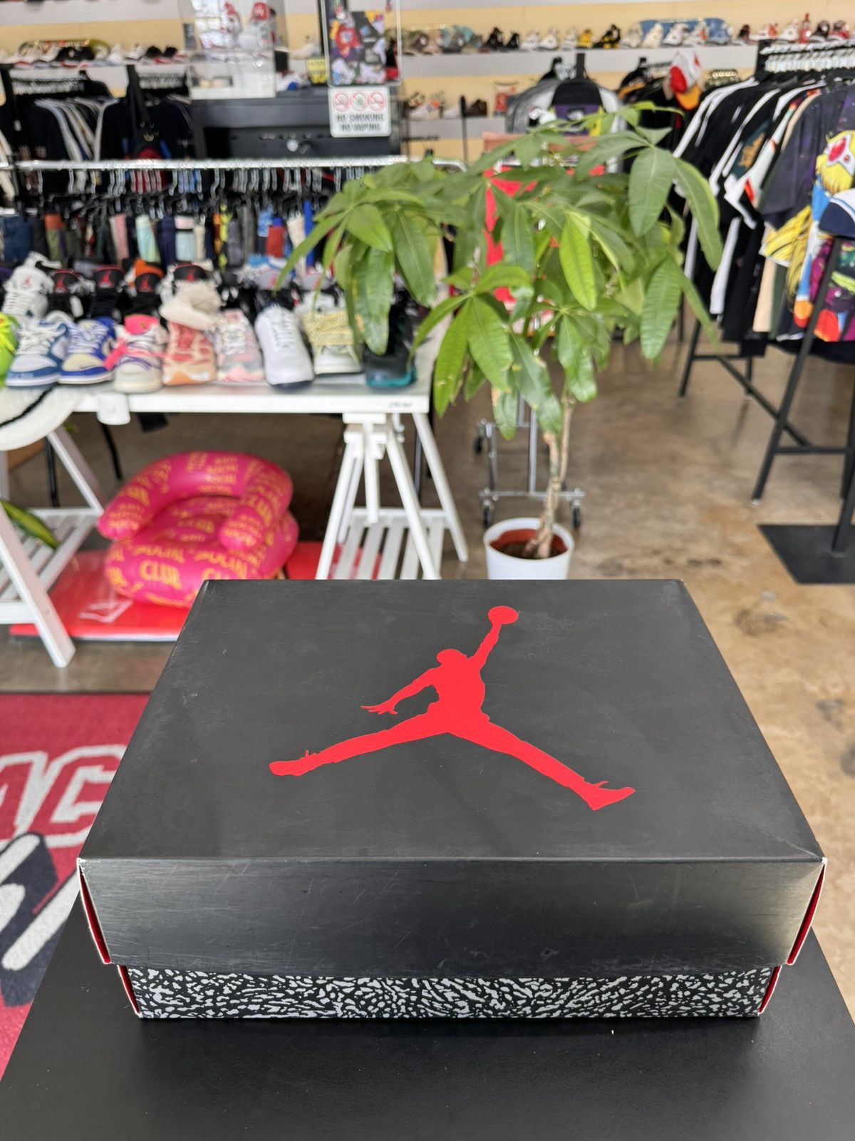 Jordan Brand Air Jordan 13 Wheat Size 7Y (2023) Size US 7 / EU 40 - 13 Thumbnail