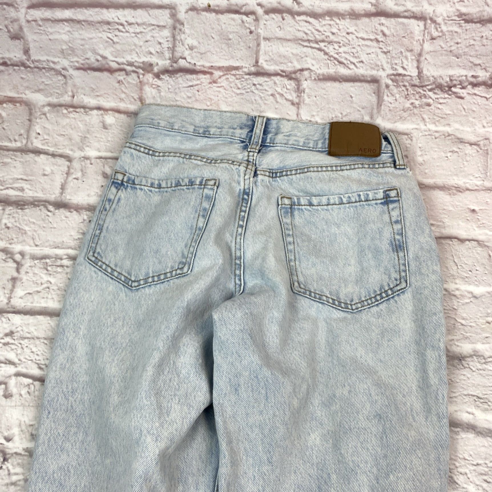 Vintage VINTAGE Aeropostale Jeans Womens Mom Jean Size 2 Light Wash Distressed High Rise Size 26" / US 2 / IT 38 - 4 Thumbnail