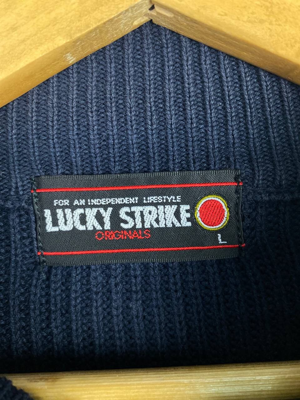 Japanese Brand vintage lucky strike knitted full zip jacket Size US L / EU 52-54 / 3 - 6 Thumbnail