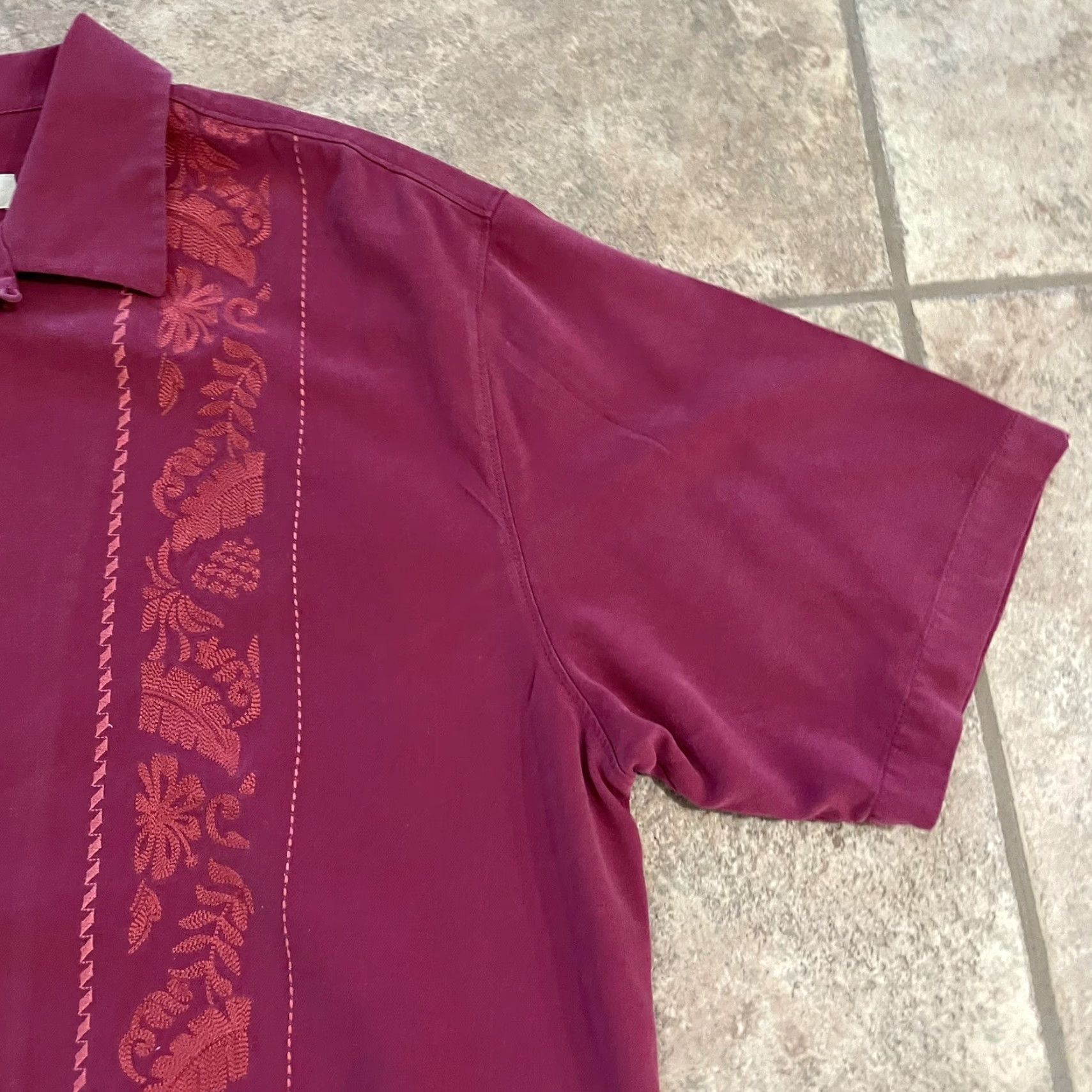Tommy Bahama Tommy Bahama Shirt Button-Up Mens L Pink Silk Embroidered Short Sleeve 100% Silk Button-Down Size US L / EU 52-54 / 3 - 2 Thumbnail
