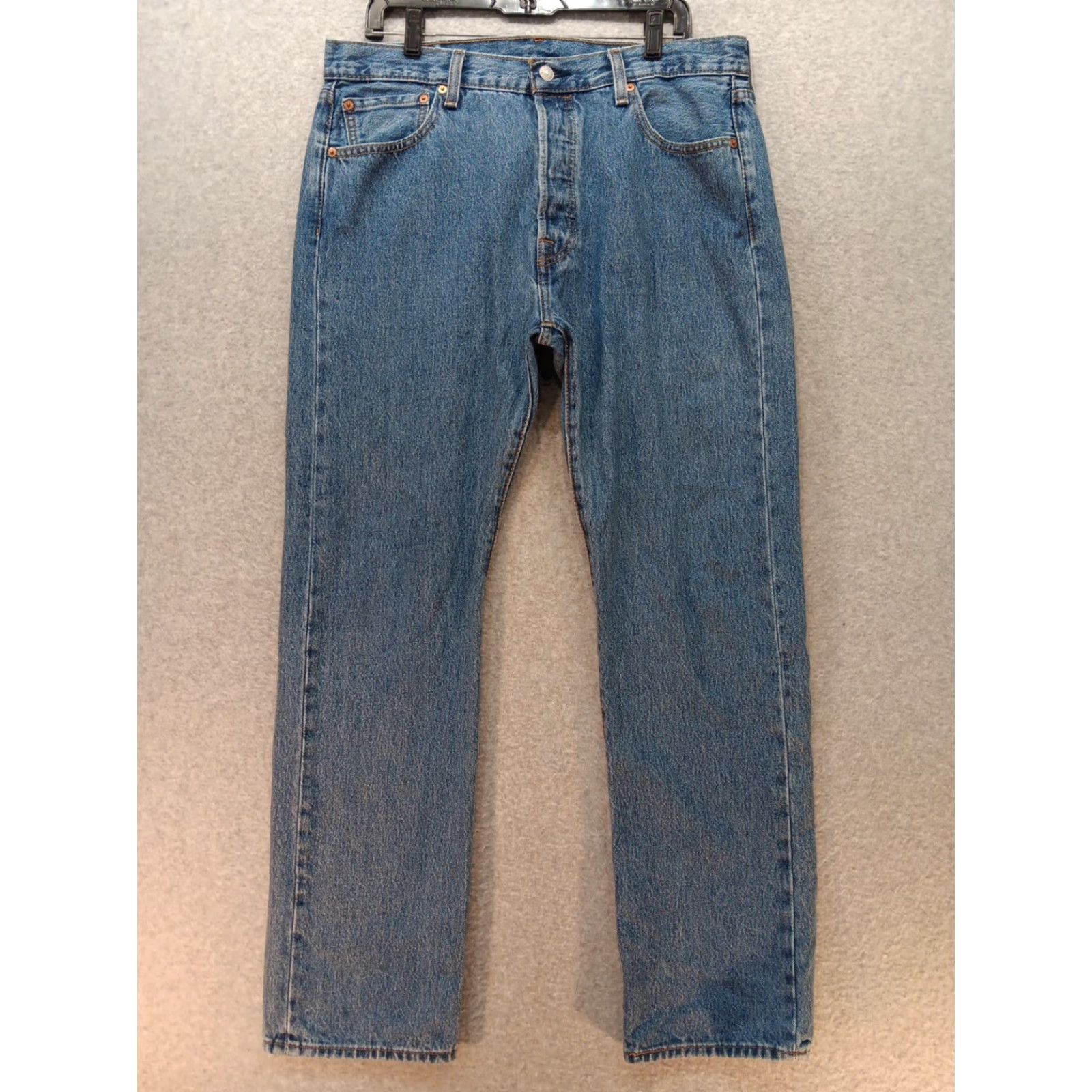 Levi's Levi's 501 Jeans Mens 35x32 Blue Medium Wash Button Fly Regular Straight Denim 5-Pocket GUC Men Size US 35 - 2 Thumbnail