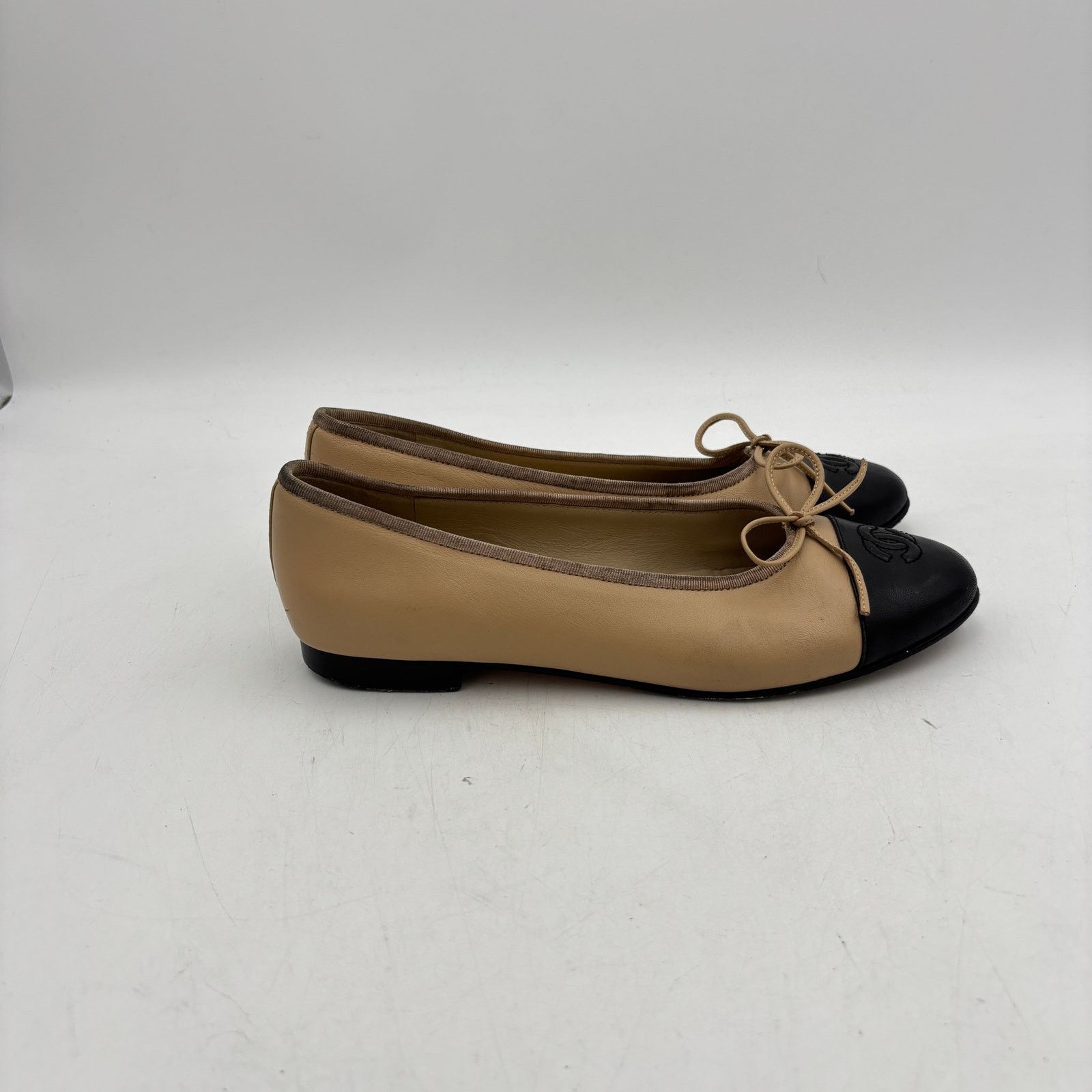 Chanel Chanel Leather CC Logo Cap Toe Boe Ballet Flats Women's 38C Size US 8 / IT 38 - 3 Thumbnail