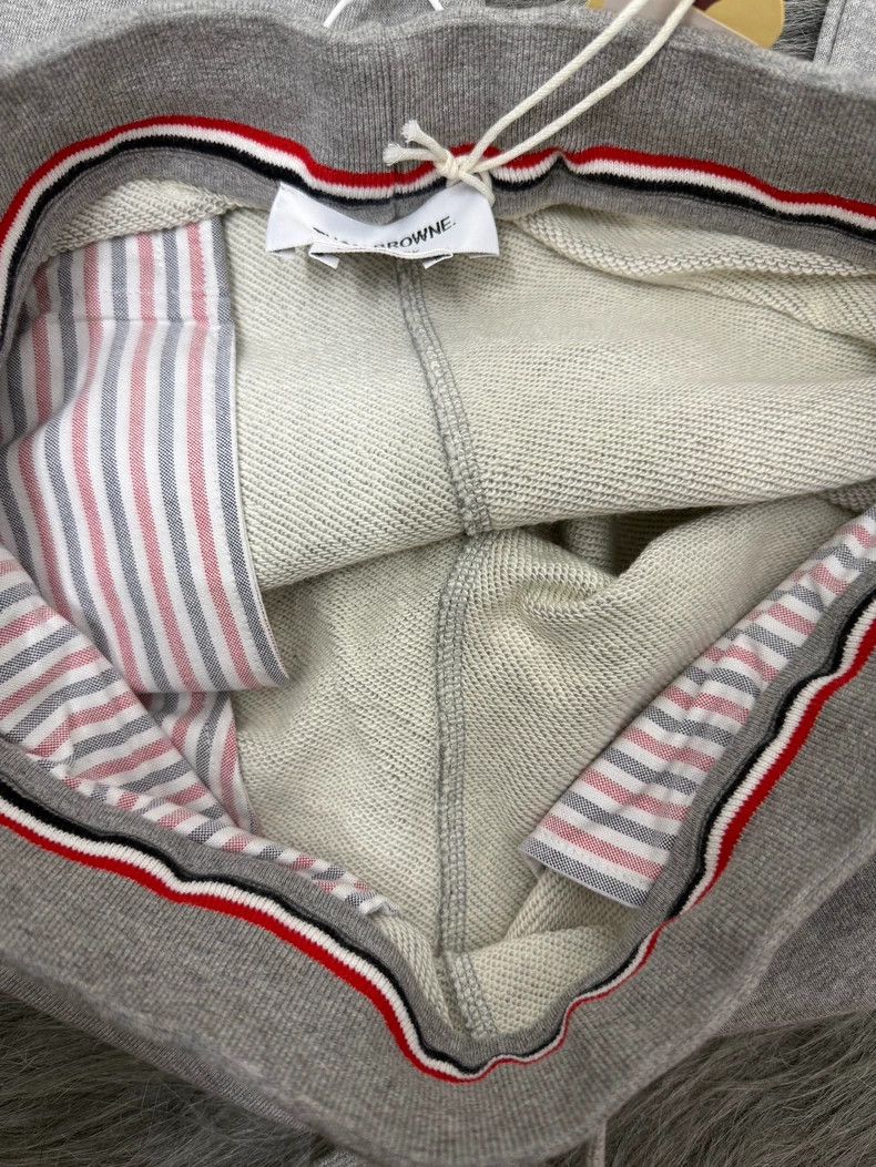 Thom Browne Thom browne Size 4 Classic old money style four-striped lo Size US 34 / EU 50 - 3 Thumbnail