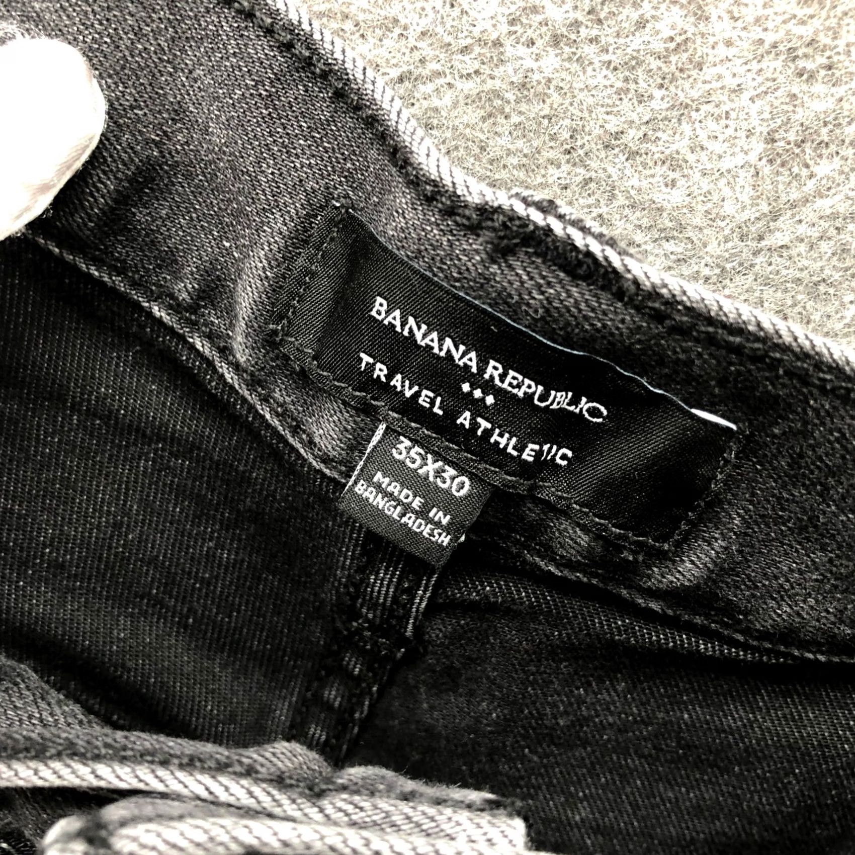 Banana Republic Banana Republic Travel Jeans Mens 35x28 Charcoal Wash Athletic Fit Stretch Denim 5-Pocket Baggy? No, Tapered. Gray/Black Size US 35 - 3 Thumbnail