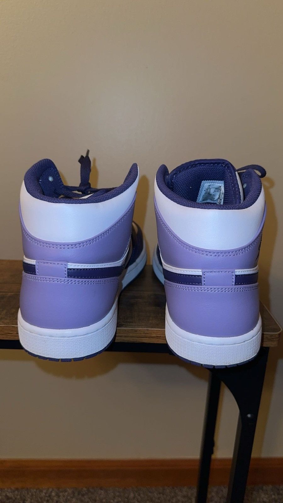 Nike Air Jordan 1 Mid Size US 11 / EU 44 - 2 Thumbnail