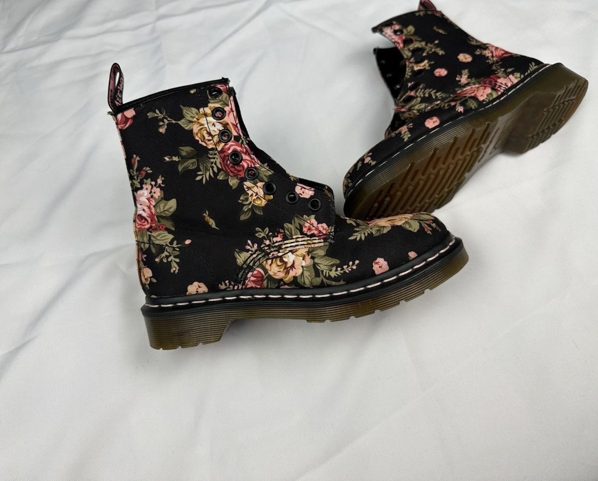 Dr. Martens Dr. Martens 1461 Rose Antique Floral Black Boot Womens 5 Size US 5 / IT 35 - 3 Thumbnail