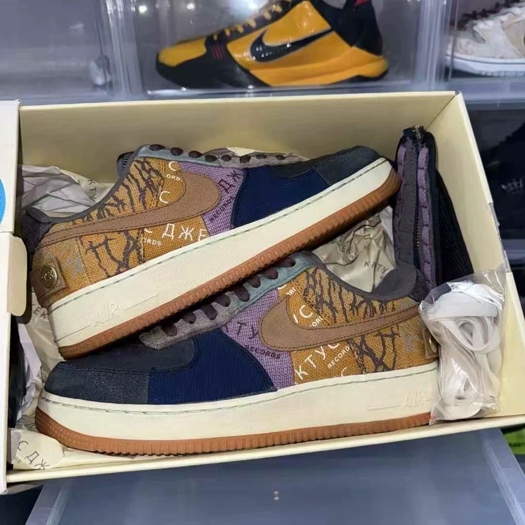Unknown London Air Force 1 TS "What The" 43 - Like New Size US 10 / EU 43 - 1 Thumbnail