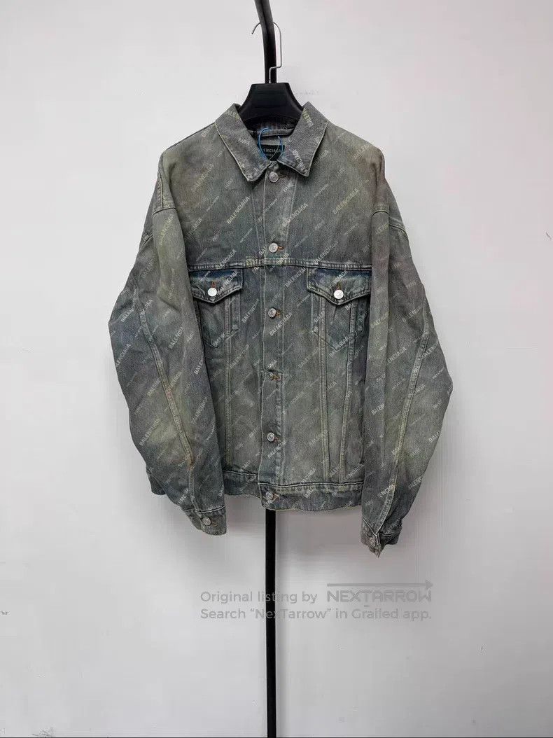 Balenciaga Logo Printed Distressed Lapel Single Breasted D