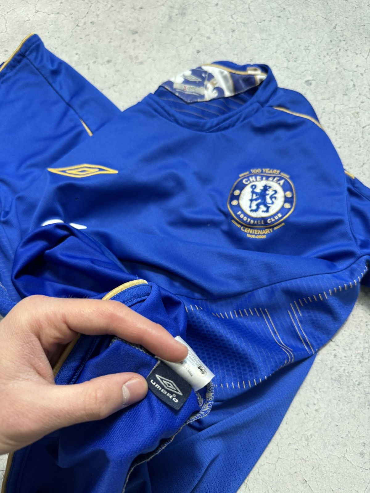 Umbro John Terry #26 Umbro Chelsea 2005/2006 Vintage Soccer Jersey Size US M / EU 48-50 / 2 - 11 Thumbnail