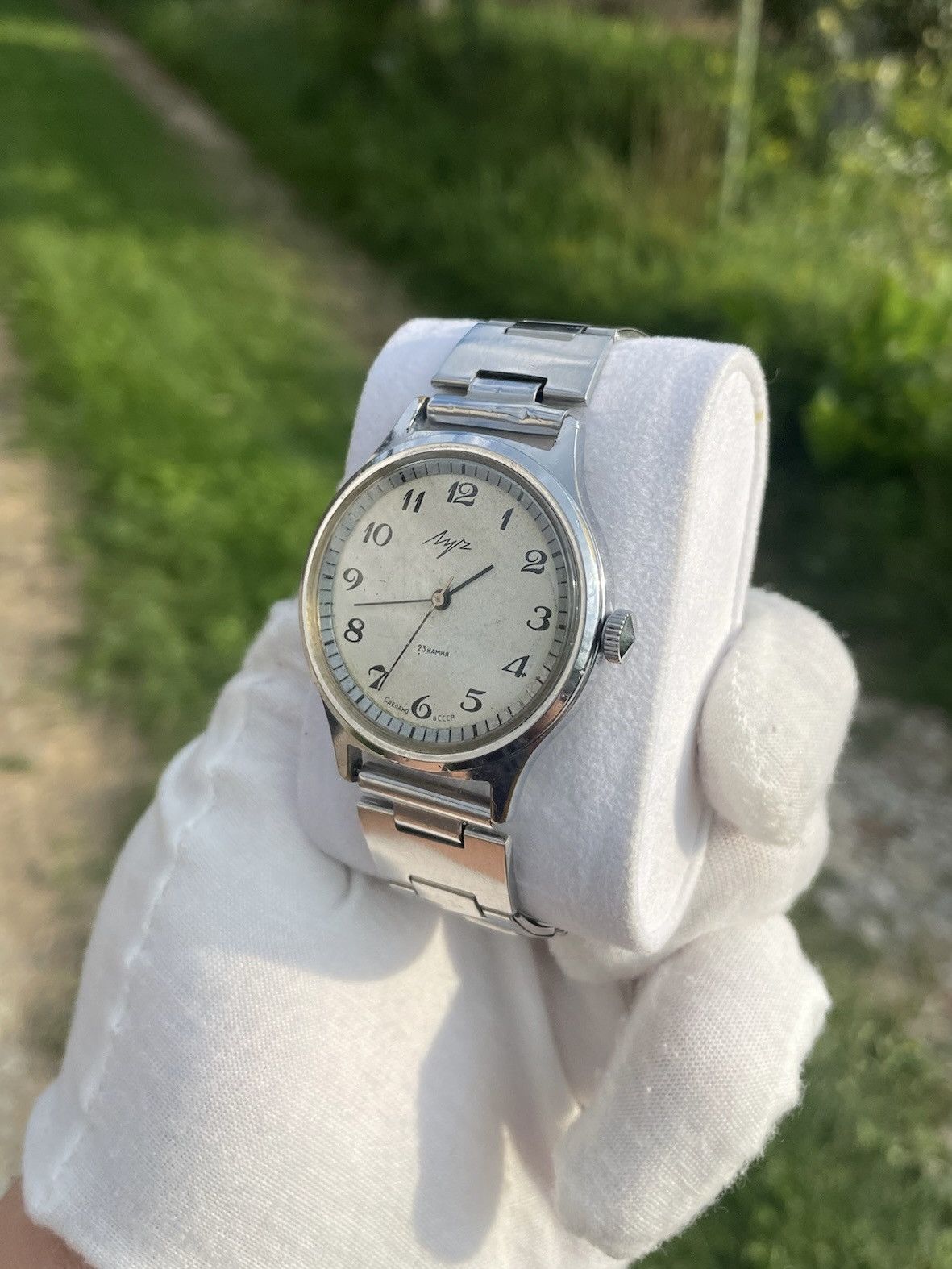 Vintage Vintage Watch Luch Mechanical Wristwatch 1980s Size ONE SIZE - 4 Thumbnail