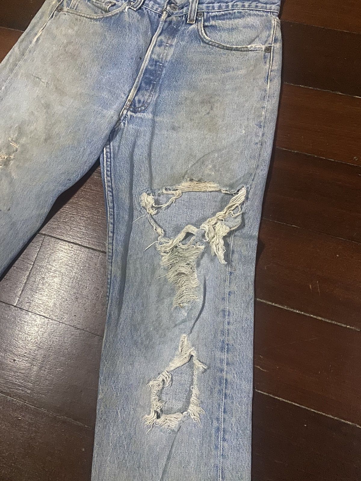 Levi's Vintage Clothing FIRE 🔥 VINTAGE 70s 80s LEVIS 501 DESTROY DISTRESSED RIPPED Size US 32 / EU 48 - 5 Thumbnail