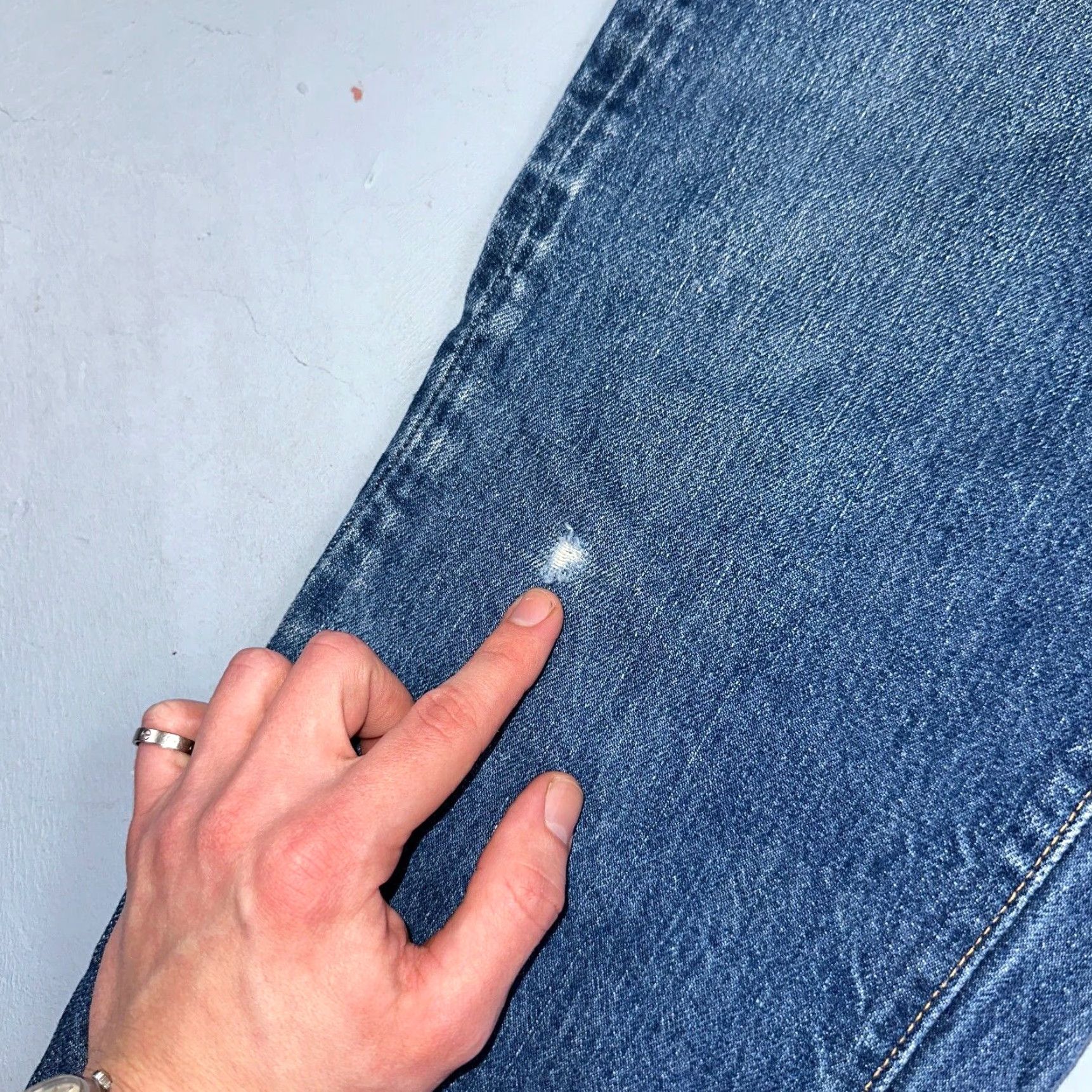 Levi's VINTAGE Levi's 501 XX Jeans 34x25 Mid Wash Blue Redline Selvedge Distressed 70s Mens Size US 34 / EU 50 - 4 Thumbnail