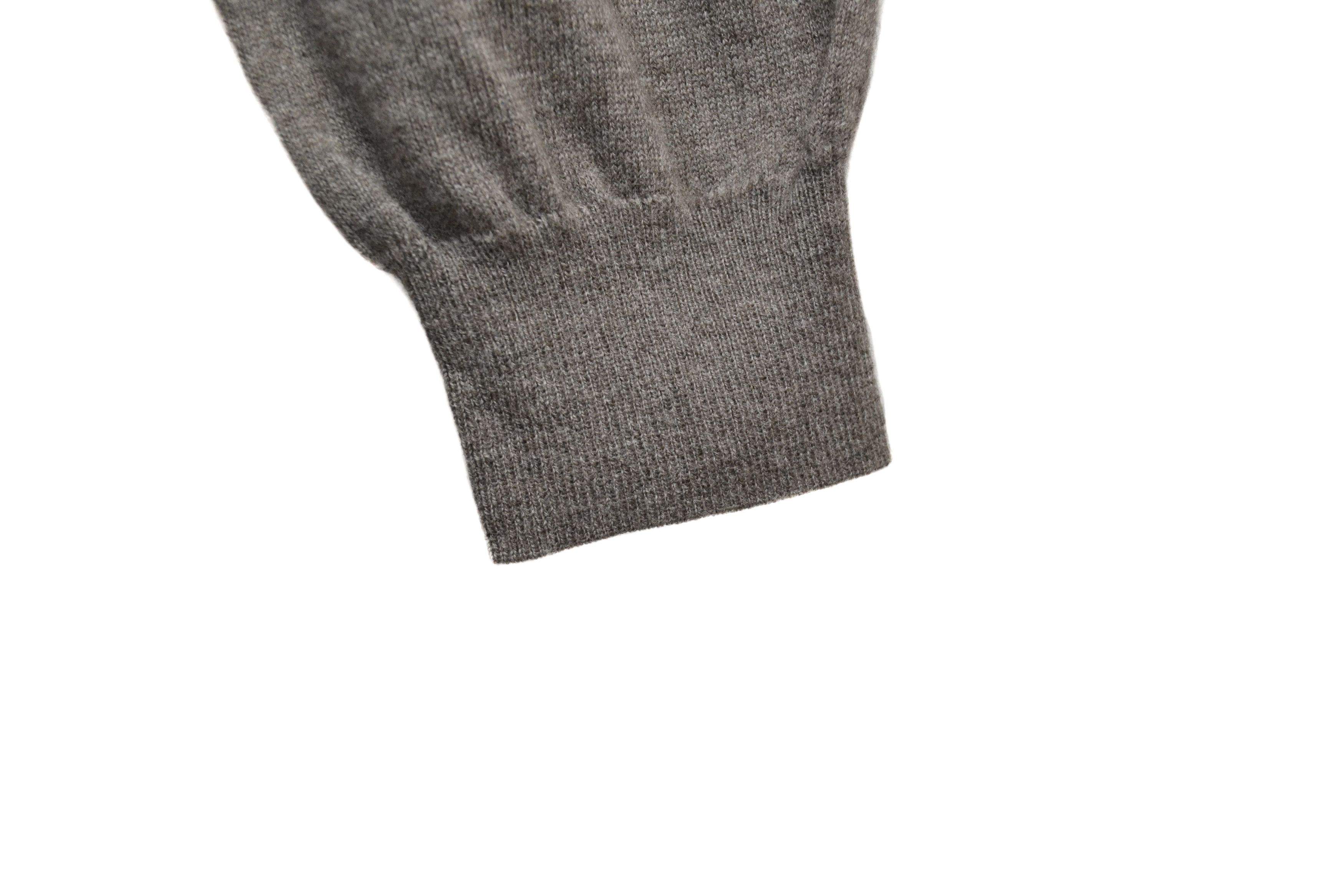 Altea Altea 100% Virgin Wool Men’s Gray V-Neck Sweater Size US S / EU 44-46 / 1 - 3 Thumbnail