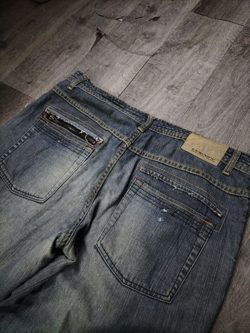 Oakley Oakley Industrial Denim mud wash distressed style jeans goa Size US 37 - 9 Thumbnail
