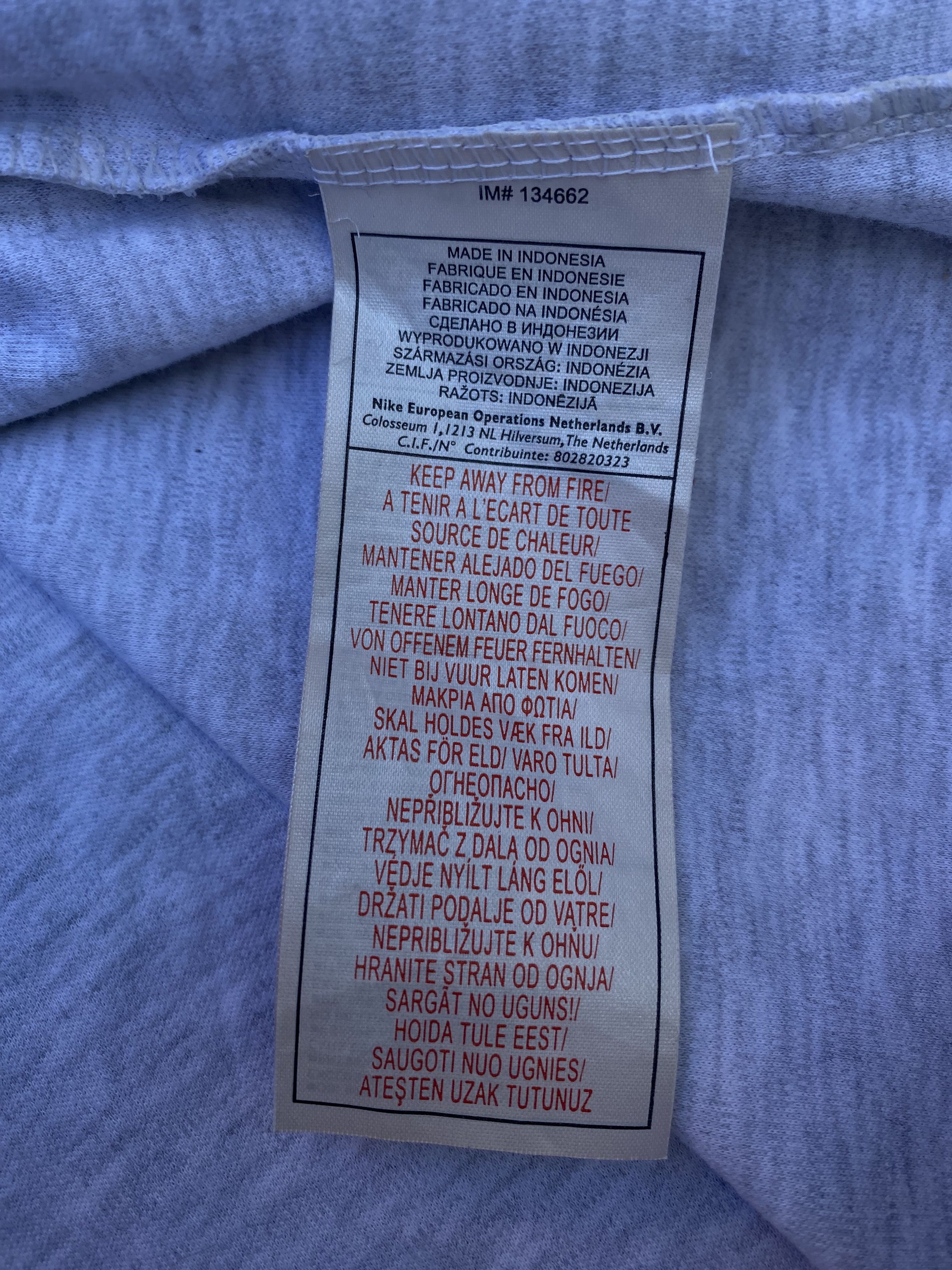 Nike × Vintage Vintage Nike Spellout Box Logo Tee Size US L / EU 52-54 / 3 - 7 Thumbnail