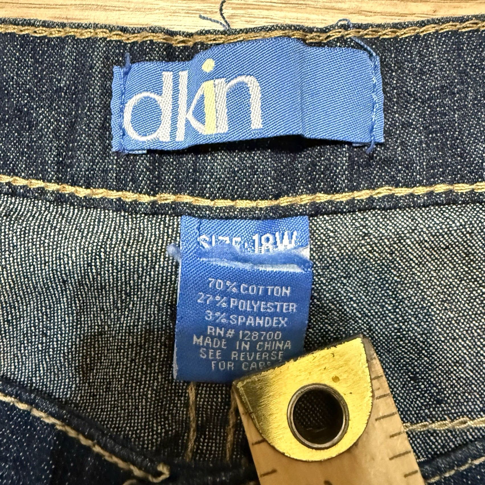 Denime VINTAGE Dkin Womens Jeans 18W Bootcut Denim Plus Size Mid Rise 30in Blue Pockets Size 40" / US 18 - 2 Thumbnail