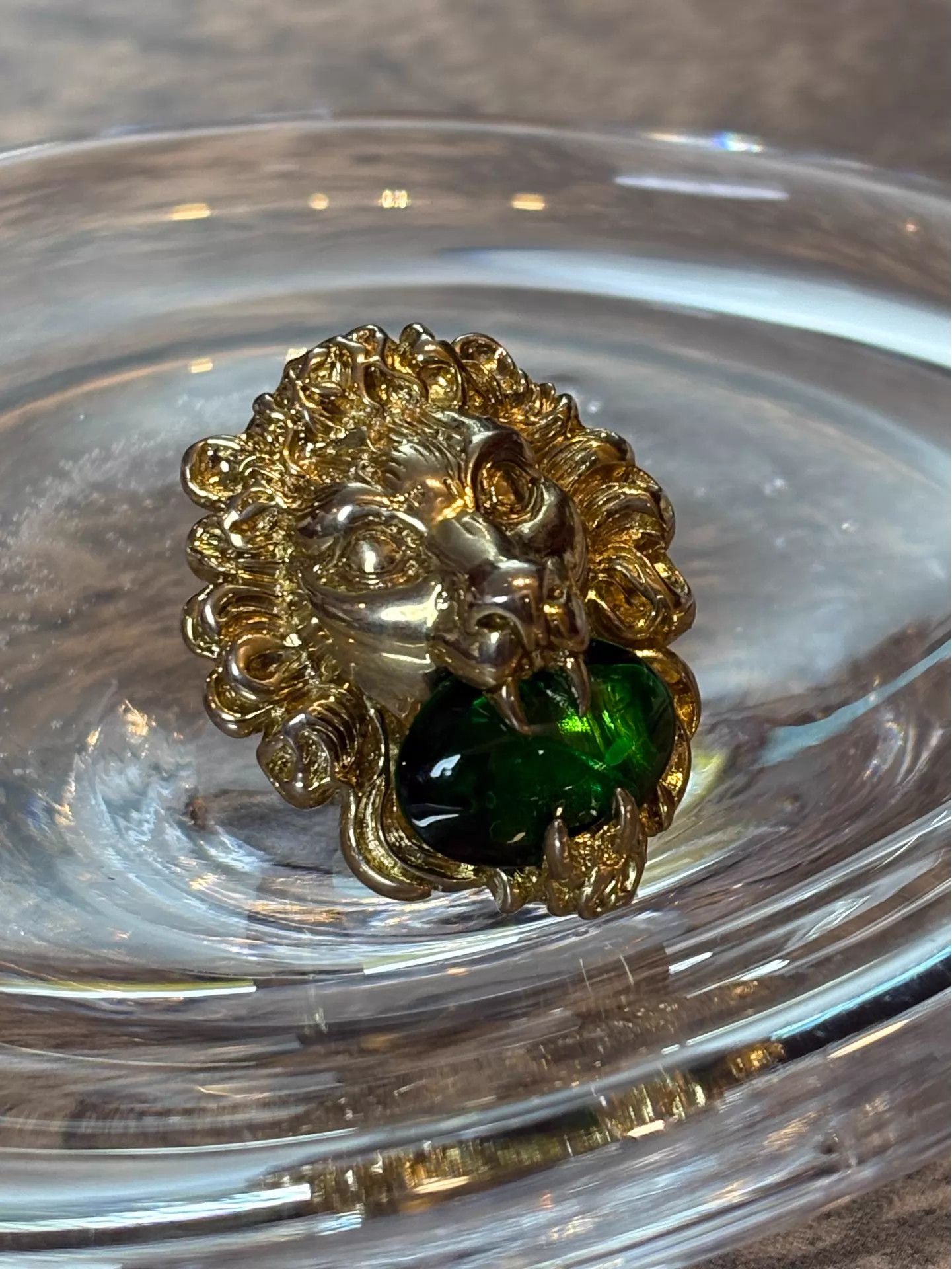 Gucci Gucci Green Emerald Lion Head Ring Size M Italy Made Size ONE SIZE - 1 Thumbnail