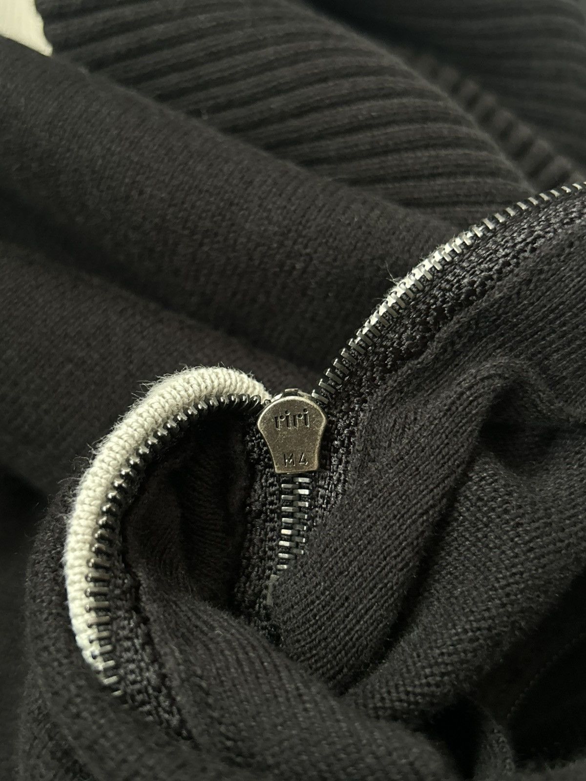 Hugo Boss HUGO BOSS 2001 quarter Zip Size US M / EU 48-50 / 2 - 4 Thumbnail