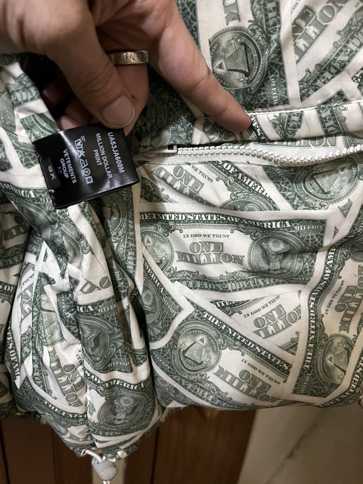 Vetements Vetements Money Puffer Size US XS / EU 42 / 0 - 4 Thumbnail