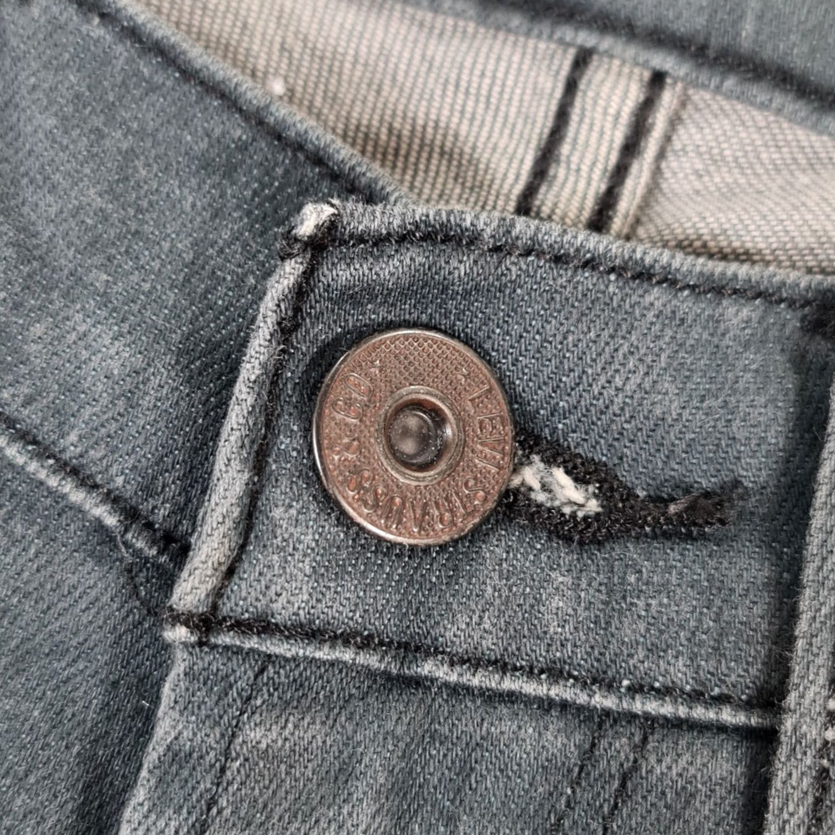 Levi's Levi's 519 Jeans Mens Green W30 L34 Skinny Fit Straight Stretch Denim Zip Fly 5-Pocket Design City Modern Levi Strauss Size US 30 / EU 46 - 3 Thumbnail