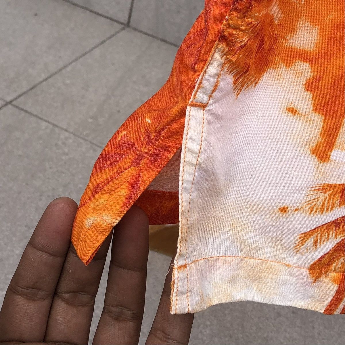 Valentino VALENTINO CHRISTY Volcano Hawaiian TieDye Rayon Short Sleeve Size US L / EU 52-54 / 3 - 12 Thumbnail
