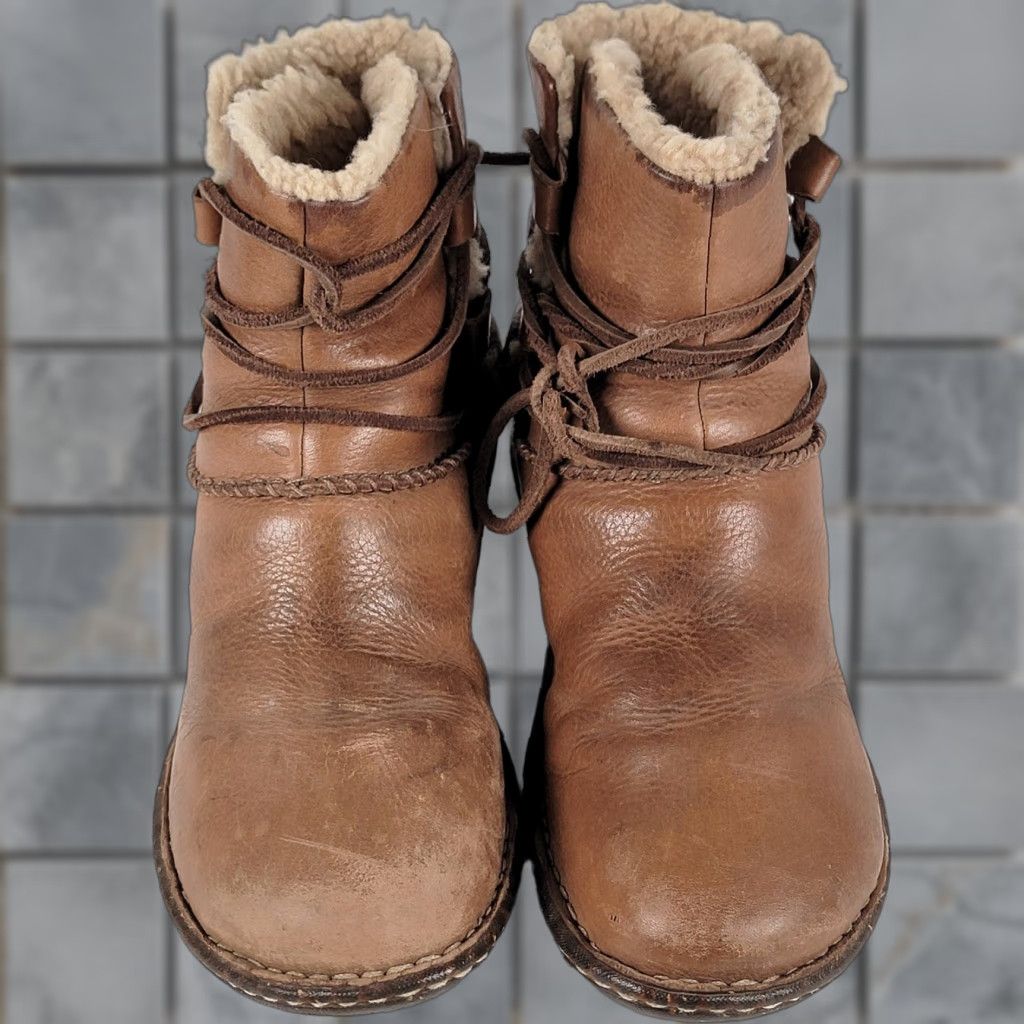 Ugg UGG Australia Caspia Leather Boots Lace Up Shearling Women Size 8 Brown Winter Snow Boot Size US 8 / IT 38 - 1 Thumbnail