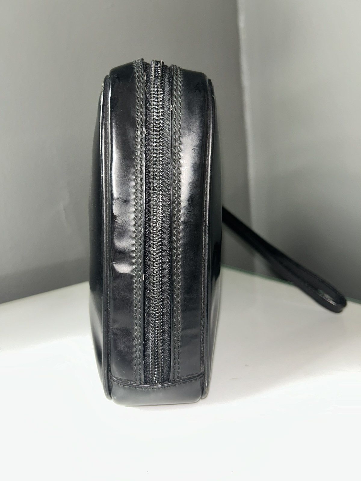 Gucci Vintage Gucci Tom Ford Patent Leather Wristlet Bag (project) Size ONE SIZE - 8 Thumbnail