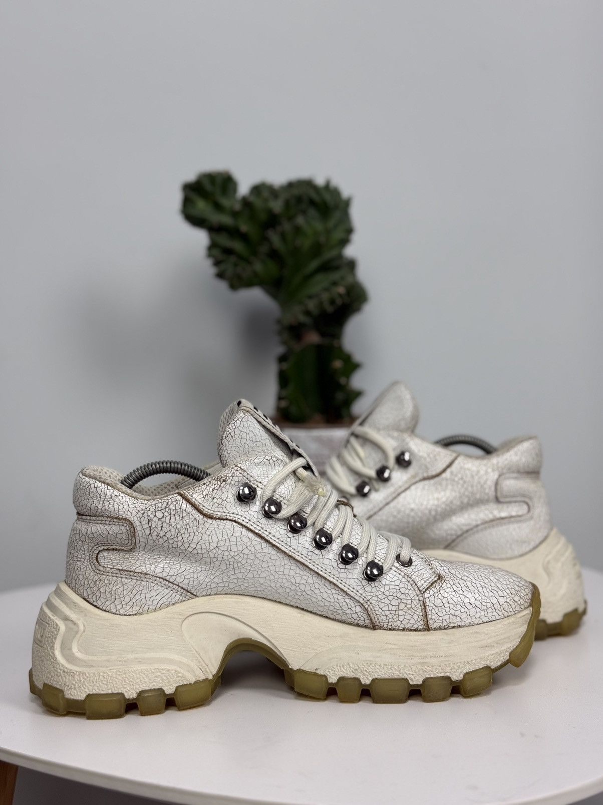 Miu Miu Miu Miu Damen Cracked Leather Chunky Sneakers White EU 37 Size US 7.5 / IT 37.5 - 10 Thumbnail