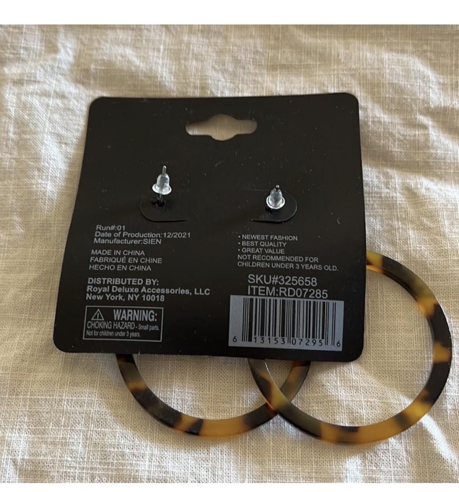 Other Fashion jewelry light weight earrings Size ONE SIZE - 3 Thumbnail