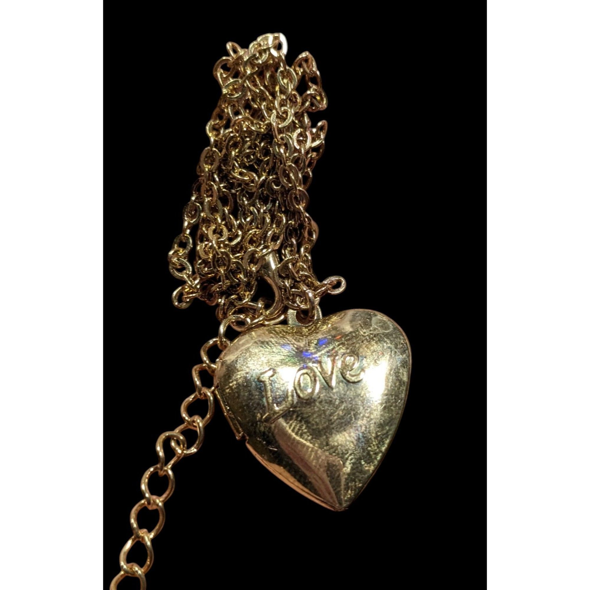 Other Romantic Embossed Love Heart Locket Pendant Necklace Size ONE SIZE - 9 Thumbnail