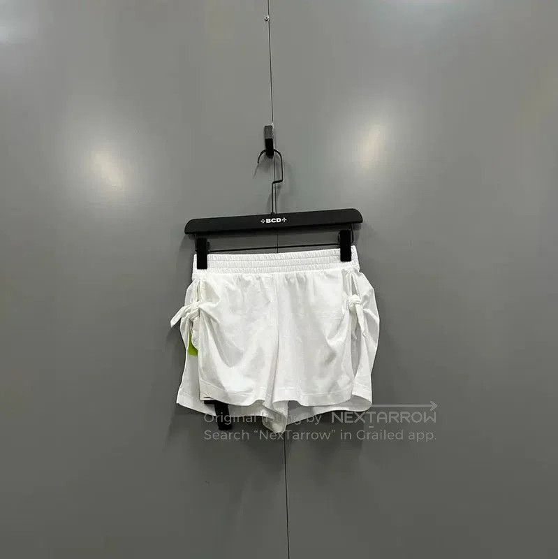 Miu Miu Miu Miu Summer White Cotton Logo Shorts . Size 28" / US 6 / IT 42 - 1 Thumbnail