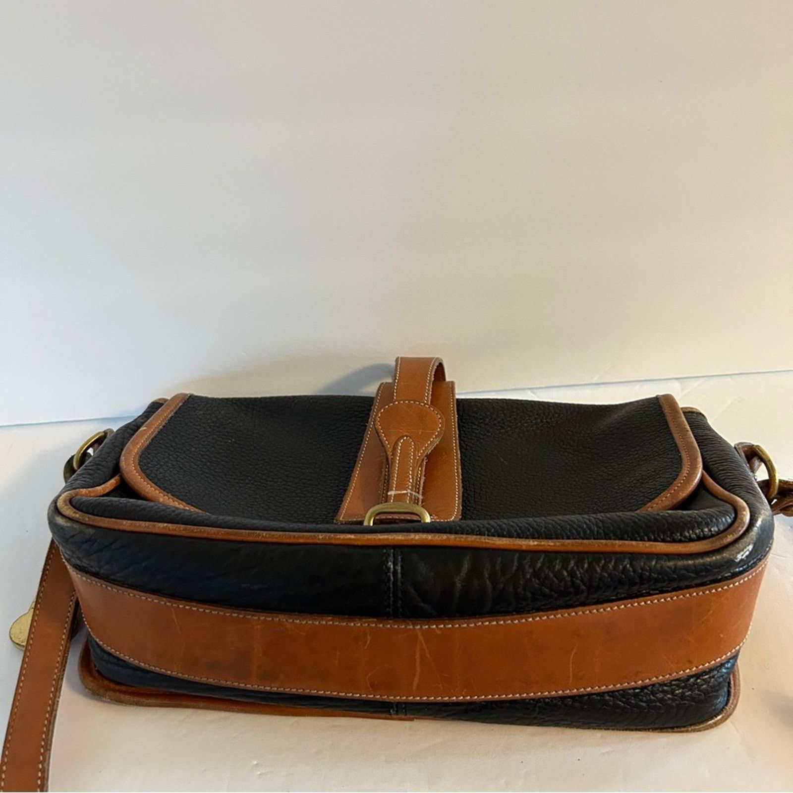 Dooney & Bourke Dooney and Bourke Black and Camel Handbag Size ONE SIZE - 6 Thumbnail