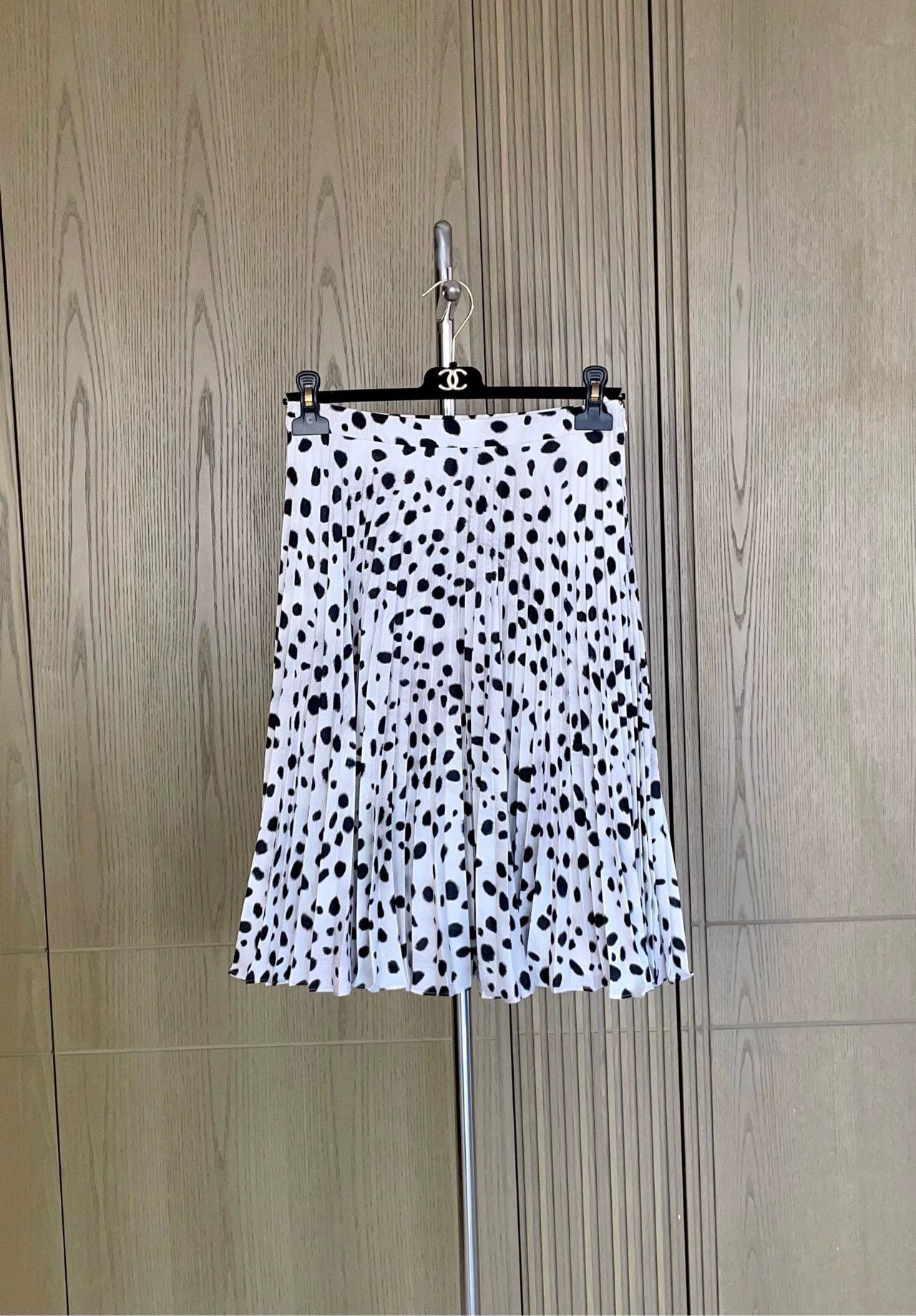 Burberry Burberry Gray Polka Dot Pleated Skirt Size US 34 / EU 50 - 1 Thumbnail
