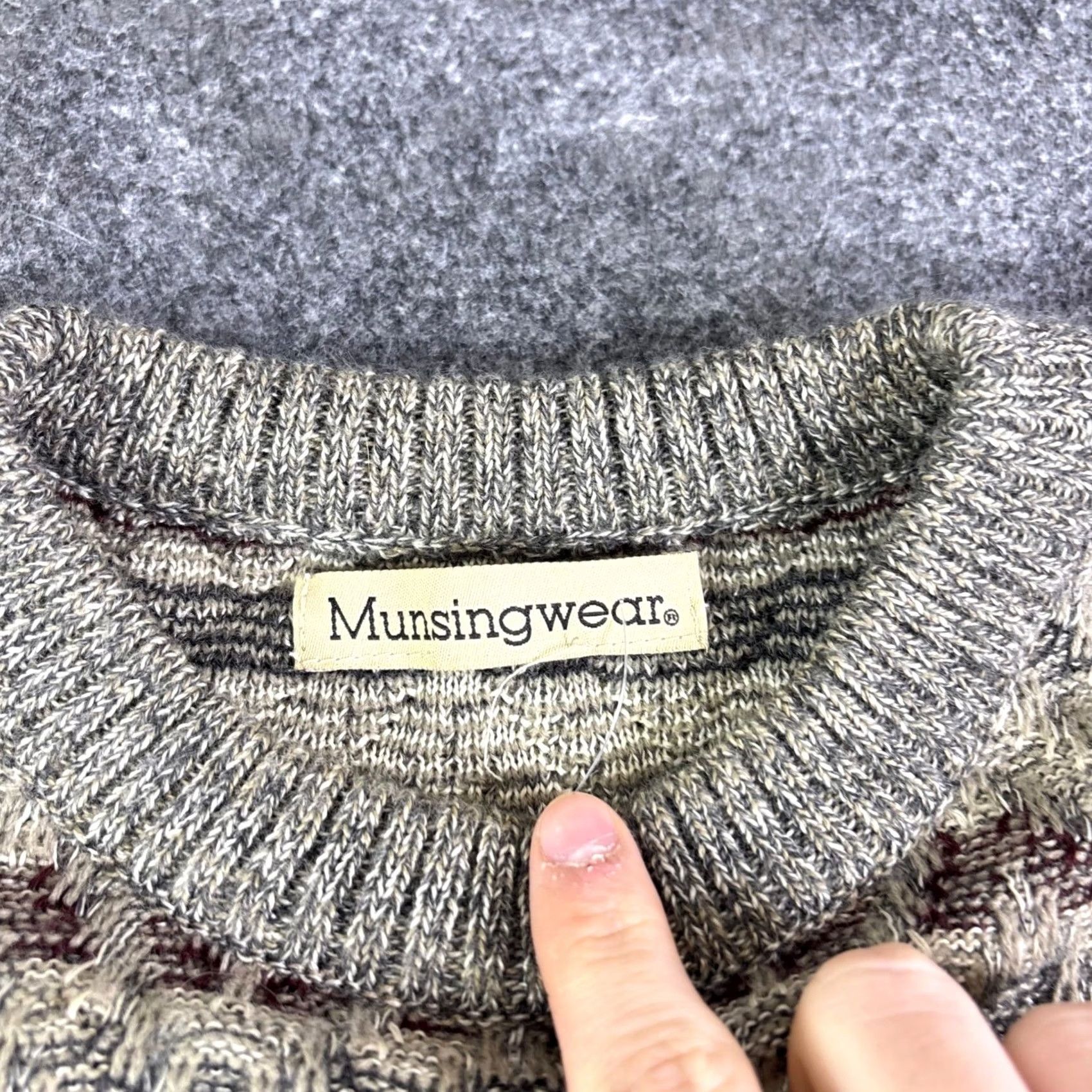 Vintage VINTAGE Munsingwear Mens Crewneck Sweater Gray Geometric Knit Pullover XL Size US XL / EU 56 / 4 - 4 Thumbnail