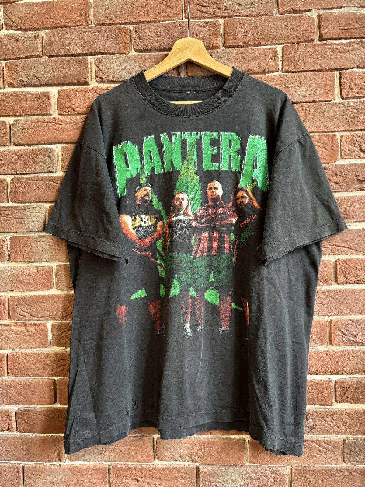 Band Tees 90s Rare Vintage Pantera Far Beyond Tee Metal Band Grail 90s Size US XL / EU 56 / 4 - 1 Thumbnail