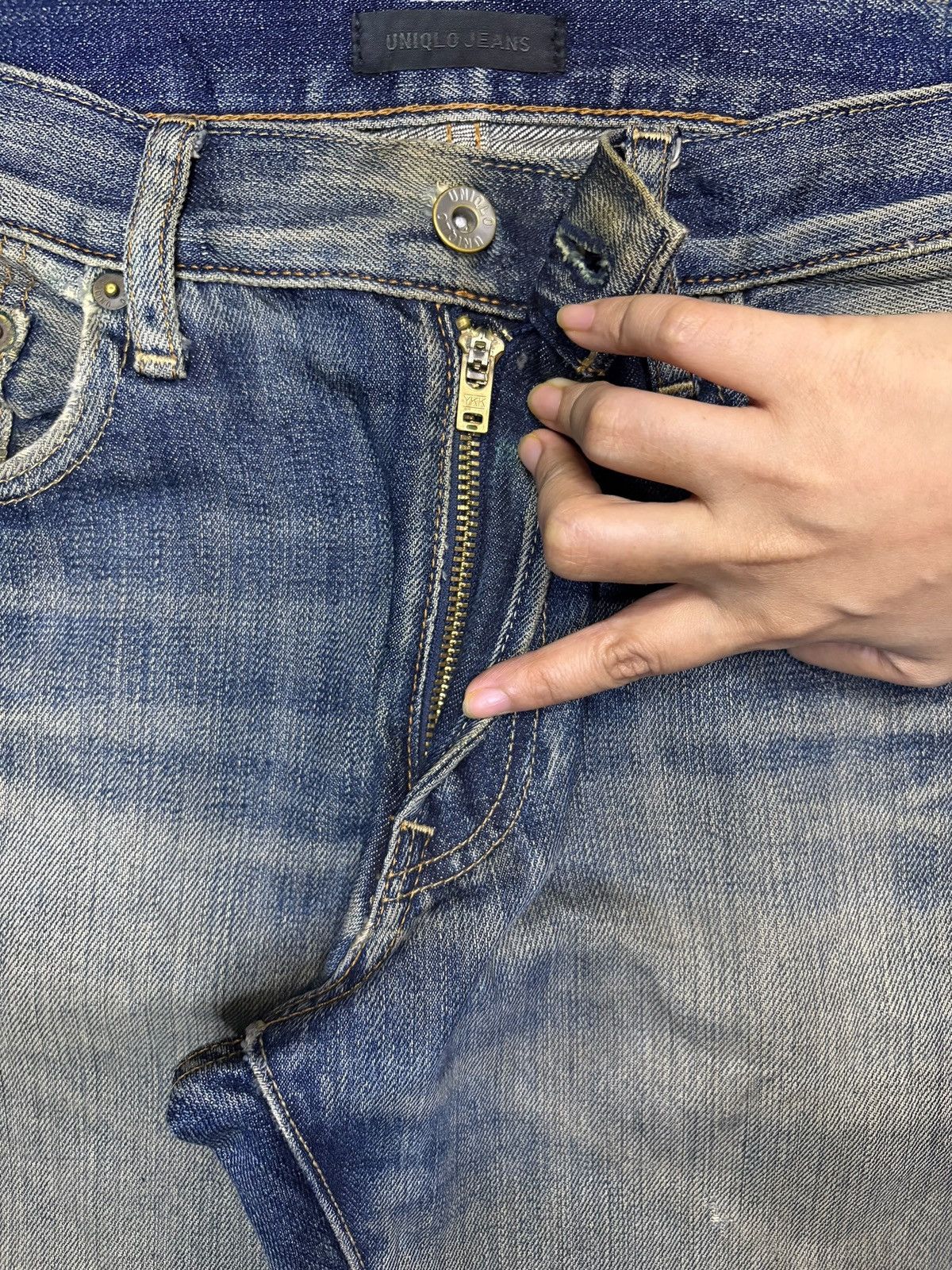 Uniqlo SALES🔥Vintage Japanese Uniqlo Mud Wash Distressed Jeans Size US 31 - 3 Thumbnail