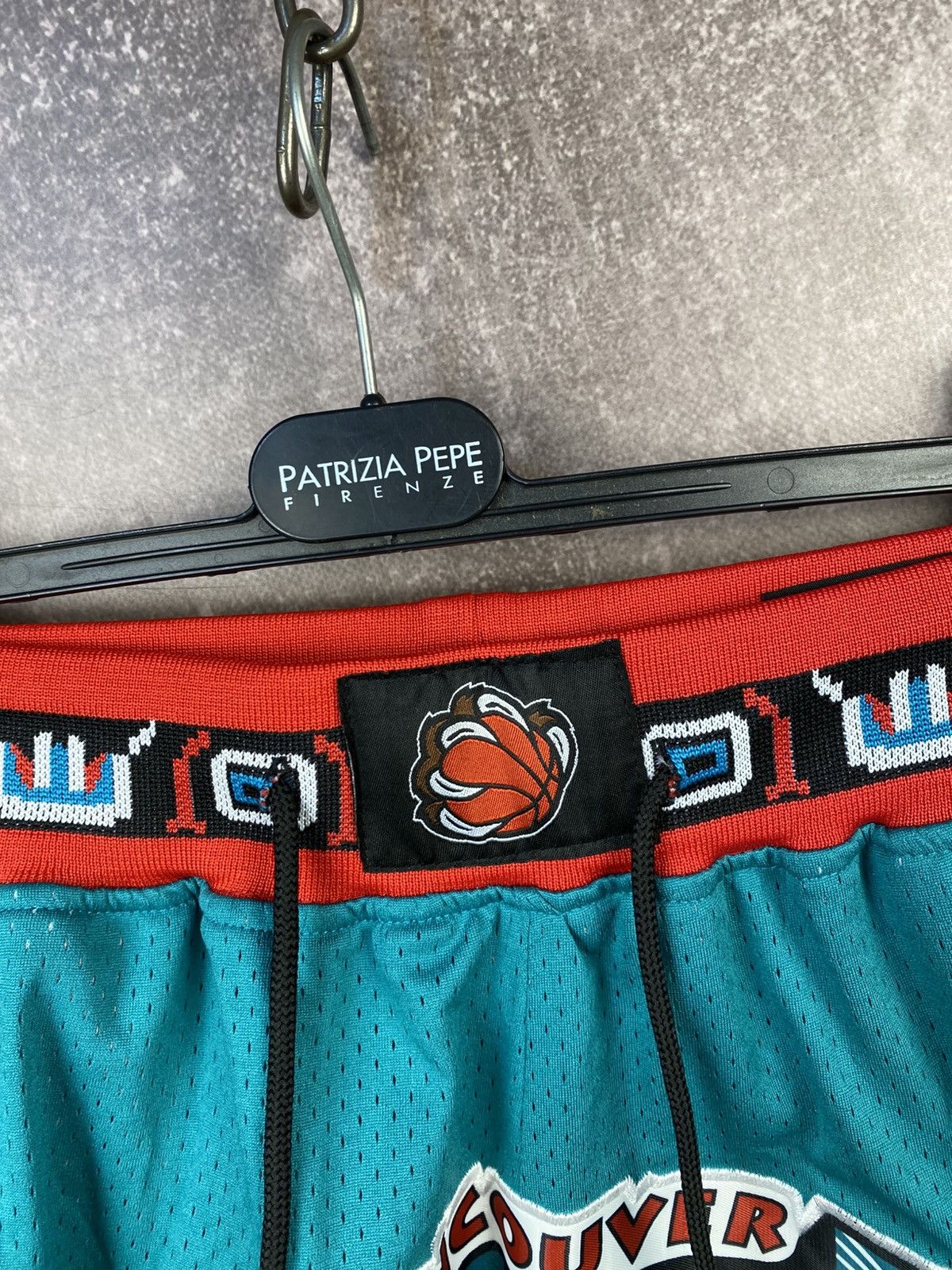 Just Don × Mitchell & Ness Just Don Vancouver Grizzles Shorts Size US 32 / EU 48 - 8 Thumbnail