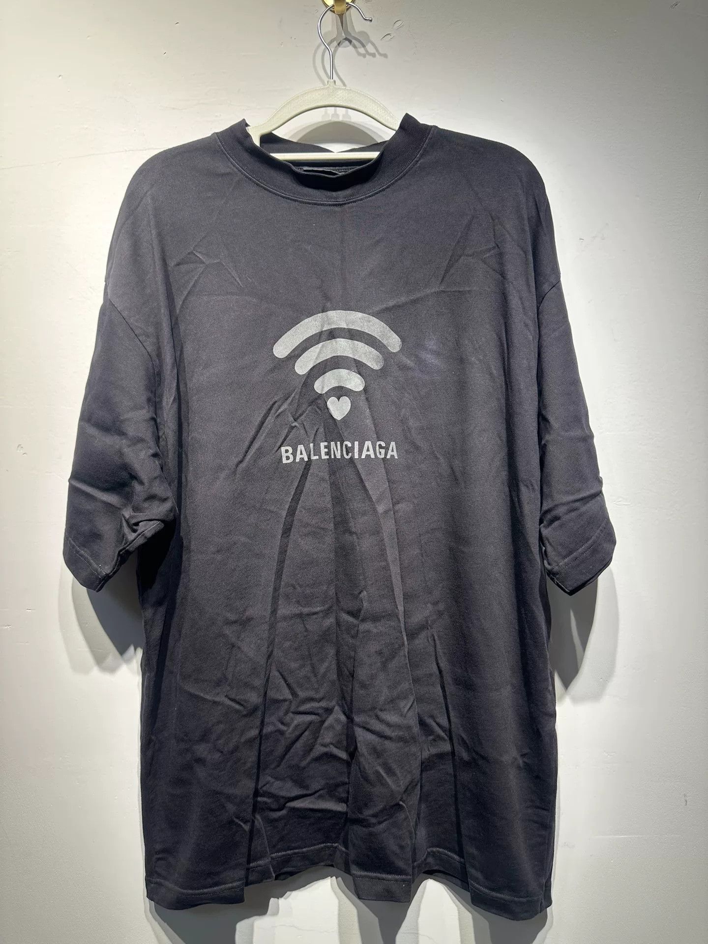 Balenciaga Balenciaga Retro Printed Black T-Shirt M Men Size US M / EU 48-50 / 2 - 1 Thumbnail