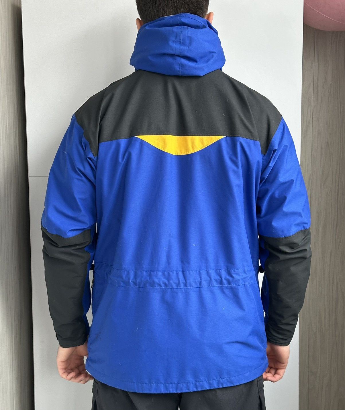 Berghaus Berghaus Mera Peak Goretex Waterproof Outdoor Jacket Size L Size US L / EU 52-54 / 3 - 8 Thumbnail