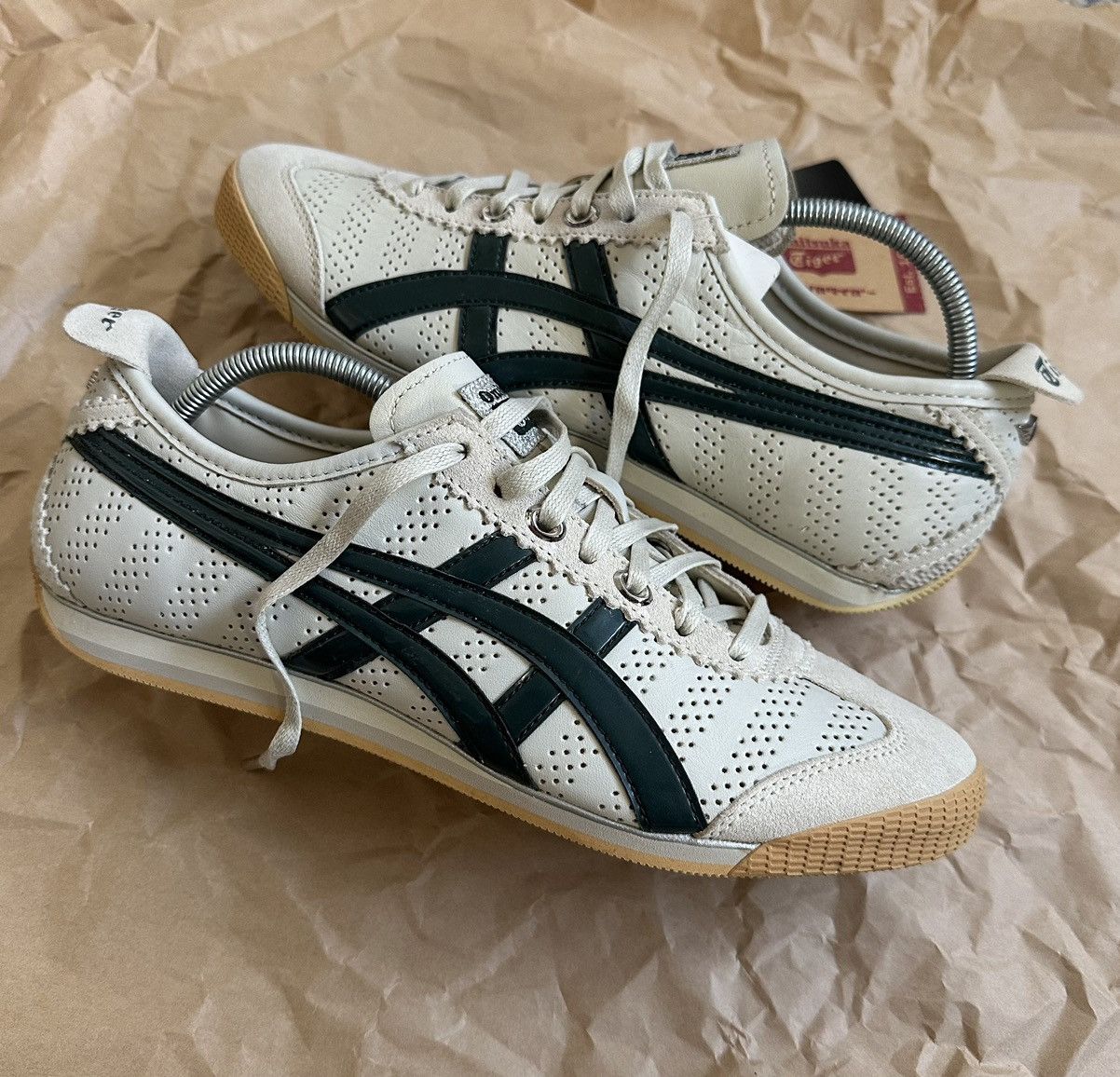 BMW × Japanese Brand × Onitsuka Tiger 🔥 Very Rare Onitsuka Tiger x BMW Mini Mexico 66 2007 Size US 8.5 / EU 41-42 - 4 Thumbnail