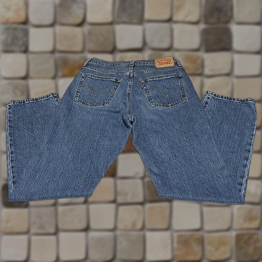 Levi's VINTAGE Levis 501 Jeans Womens 28x29 Blue Straight Button Fly Denim Casual Classic USA Womens Size 28" / US 6 / IT 42 - 1 Thumbnail