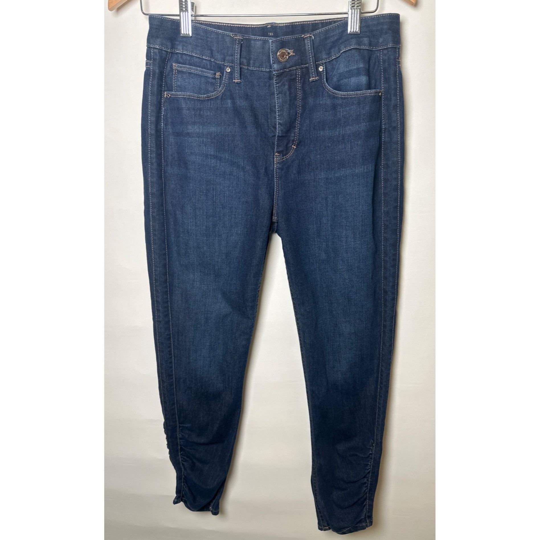 White House Black Market White House Black Mark, Size 6 The Skinny Crop Jeans Dark Wa Size 28" / US 6 / IT 42 - 1 Thumbnail