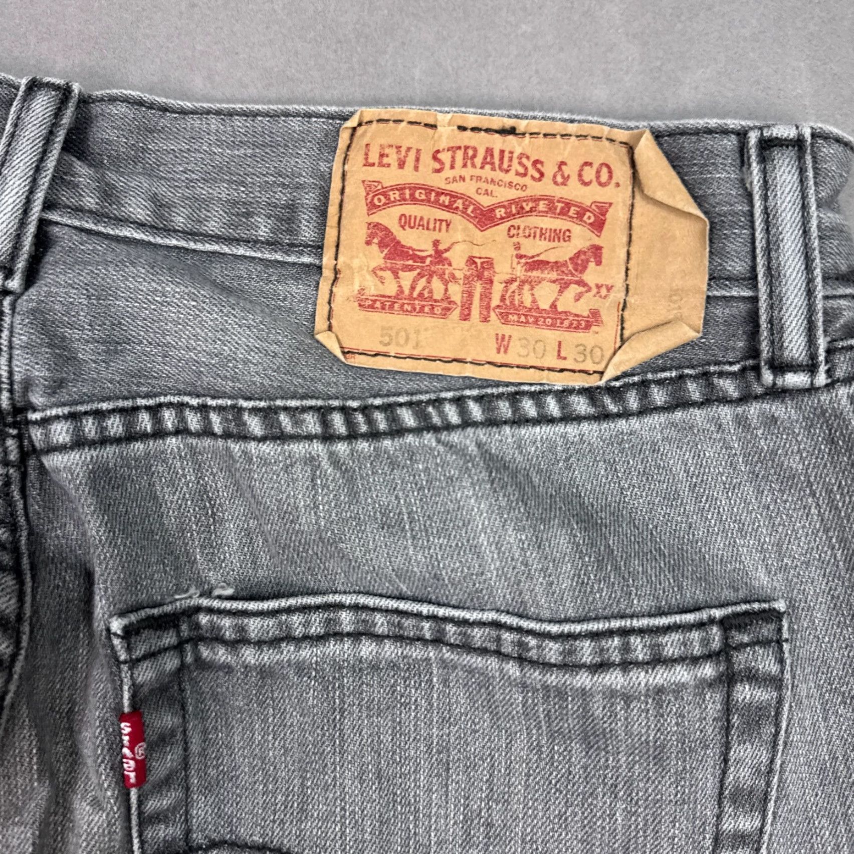 Levi's Levi's 501 Jeans Mens 30x30 Black Button Fly Denim Straight Classic Pants Size US 30 / EU 46 - 6 Thumbnail