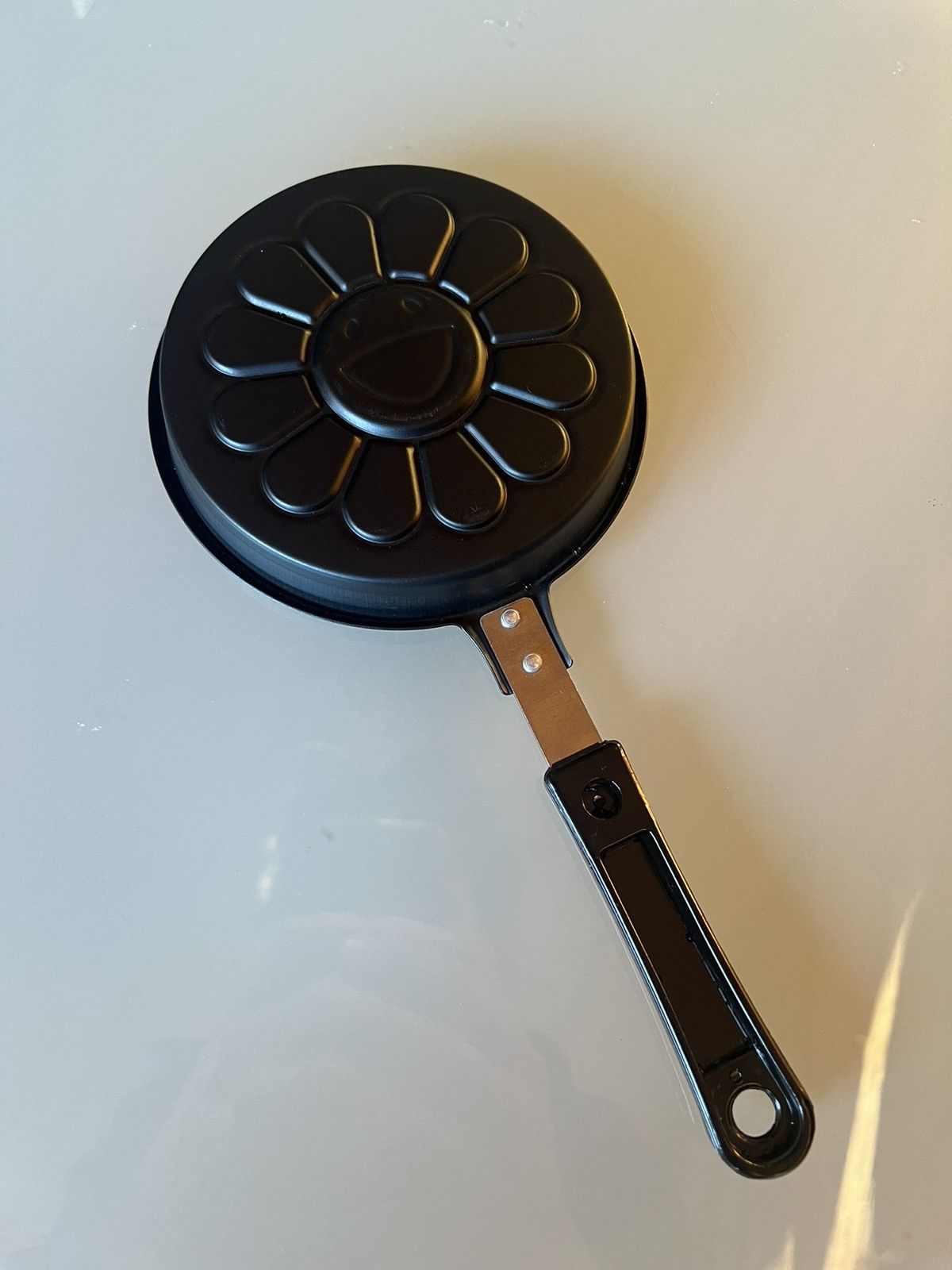Takashi Murakami Takashi Murakami x Smart Magazine Pancake-Maker Size ONE SIZE - 1 Thumbnail