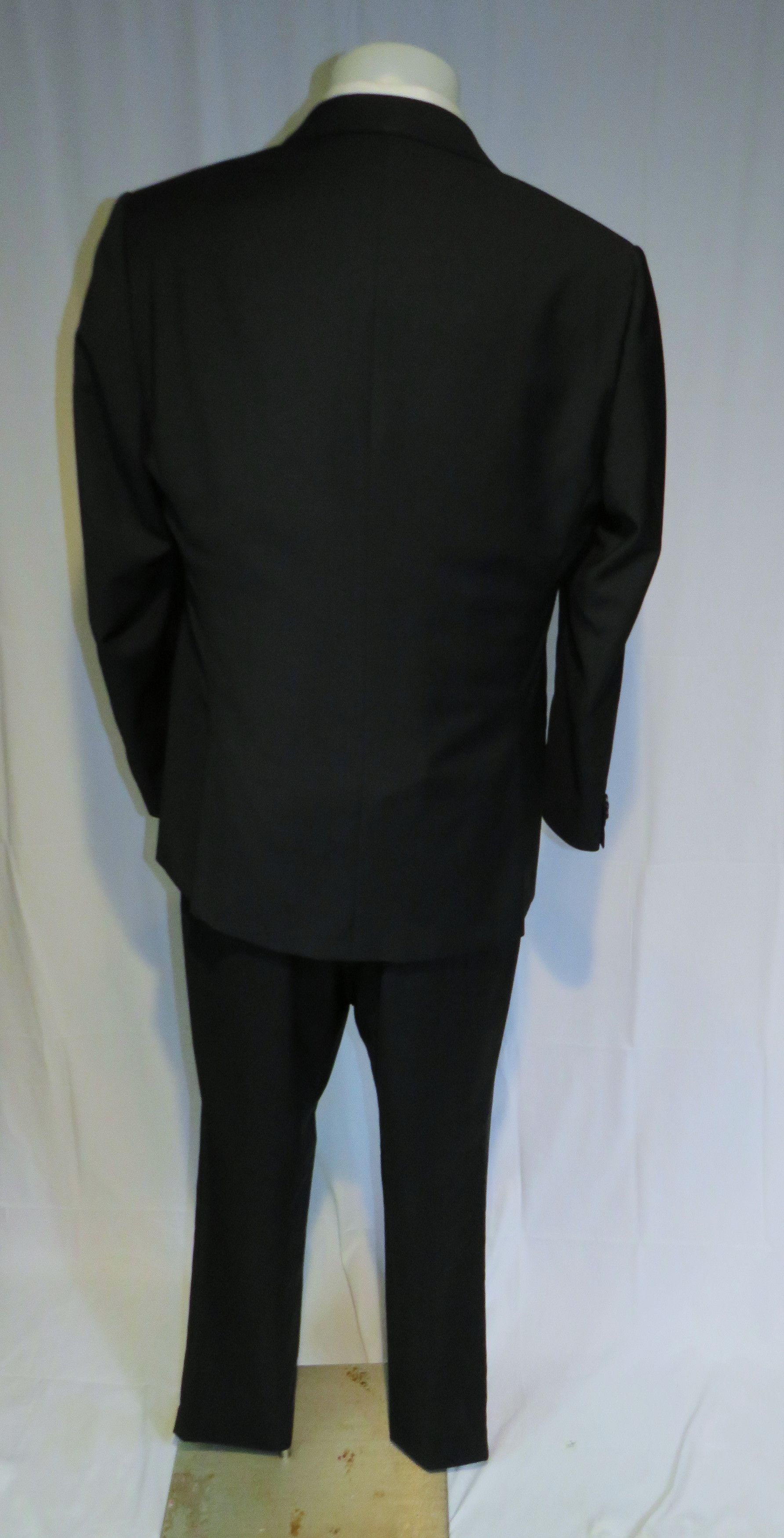 Valentino Solid Black Fleece Wool Two Button Suit 44 Size 44R - 2 Thumbnail