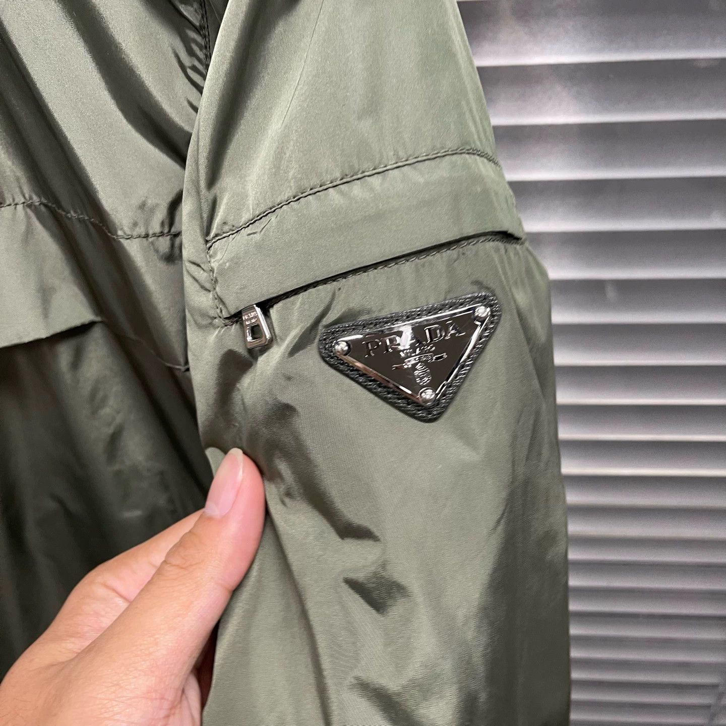 Prada Prada olive green triangle logo nylon jacket 38 Size XS / US 0-2 / IT 36-38 - 4 Thumbnail
