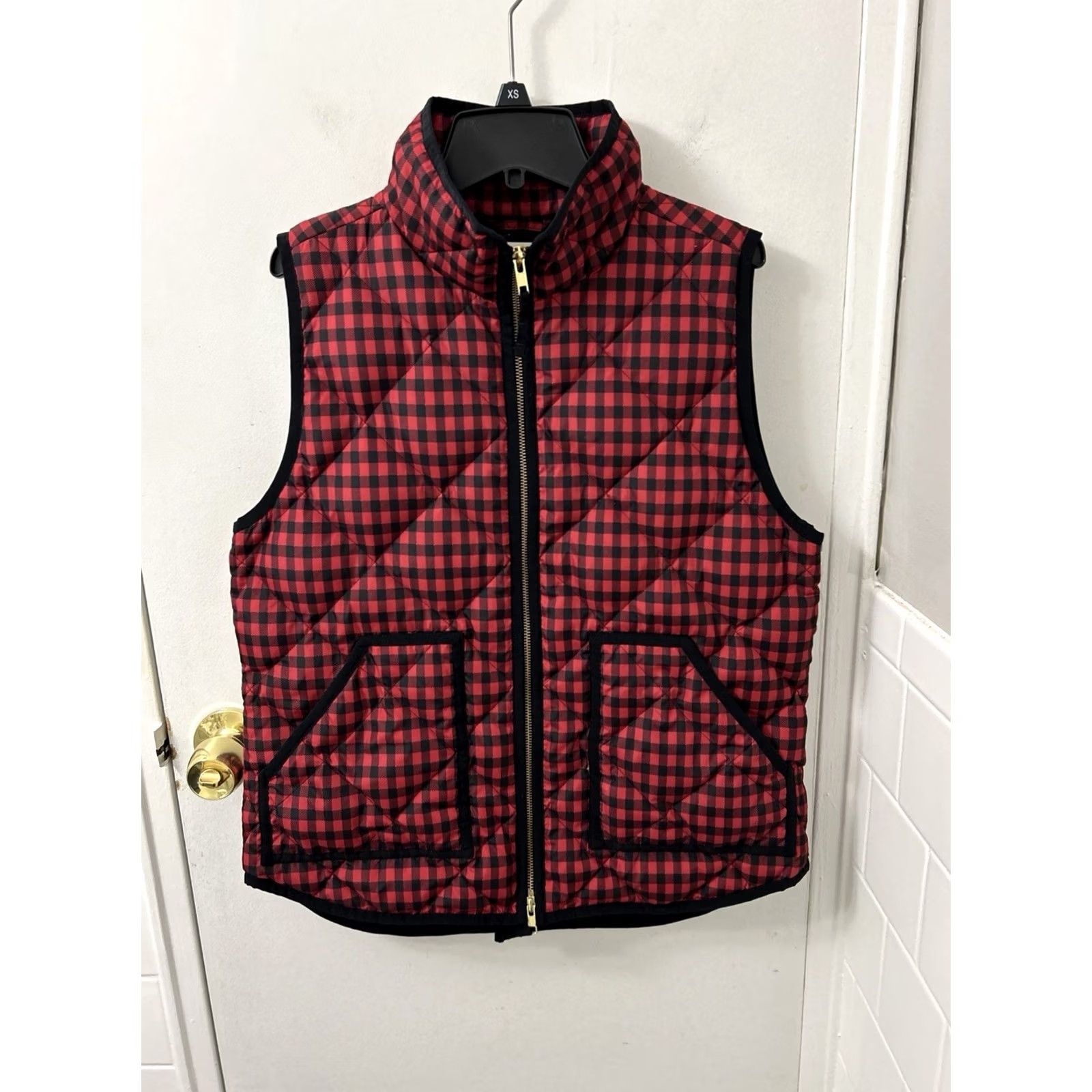 Vintage J Crew Excursion Quilted Down Vest Womens M Black Red Plaid Puffer Full Zip YKK Vest Size M / US 6-8 / IT 42-44 - 2 Thumbnail